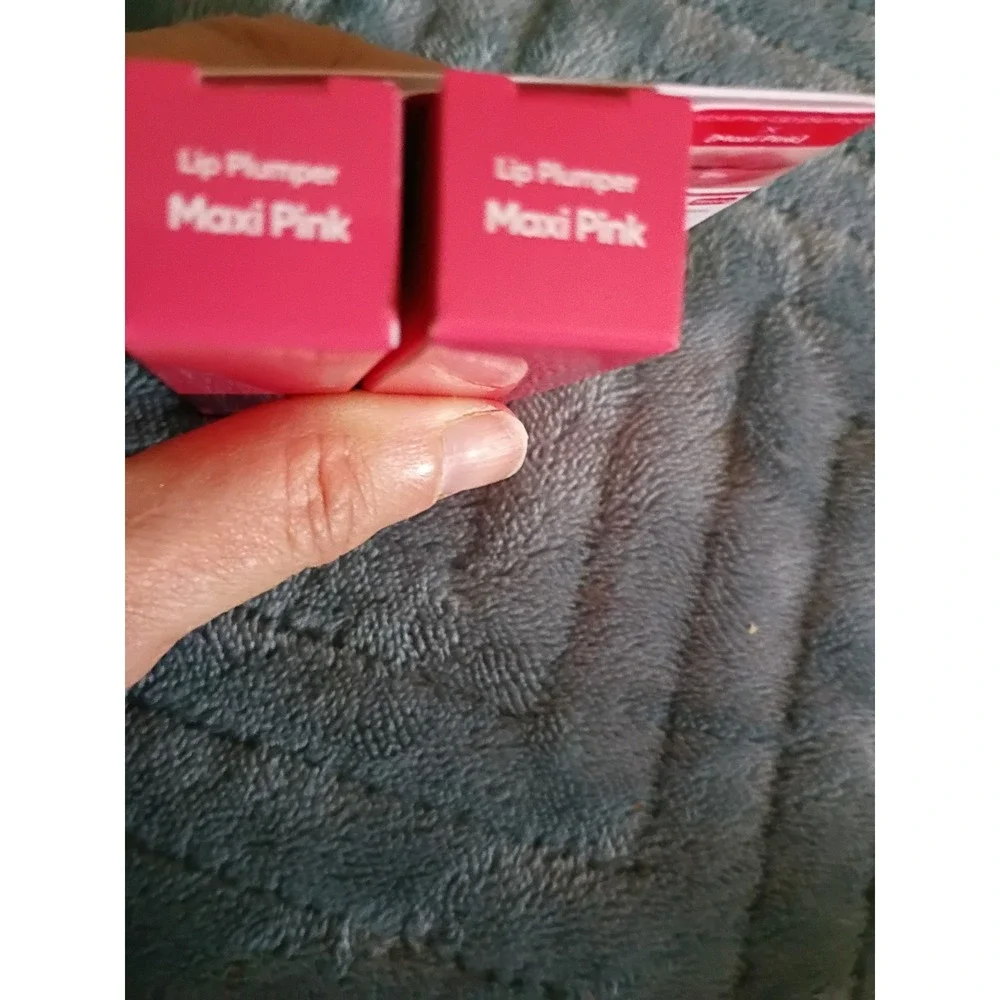 2 BANILA CO Volume Lip Plumper Maxi PINK 3.8g Glassy Gloss Fuller Hydrated Lips